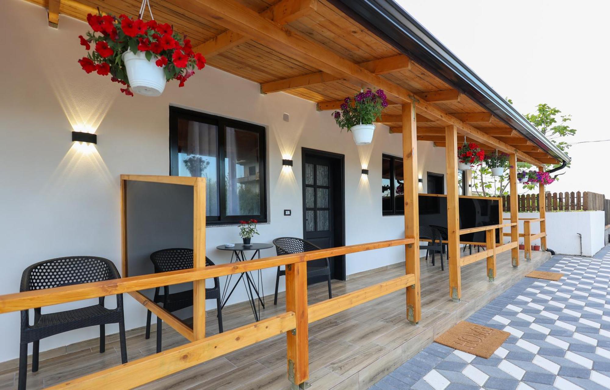 Olive Oasis Studio ベラト エクステリア 写真