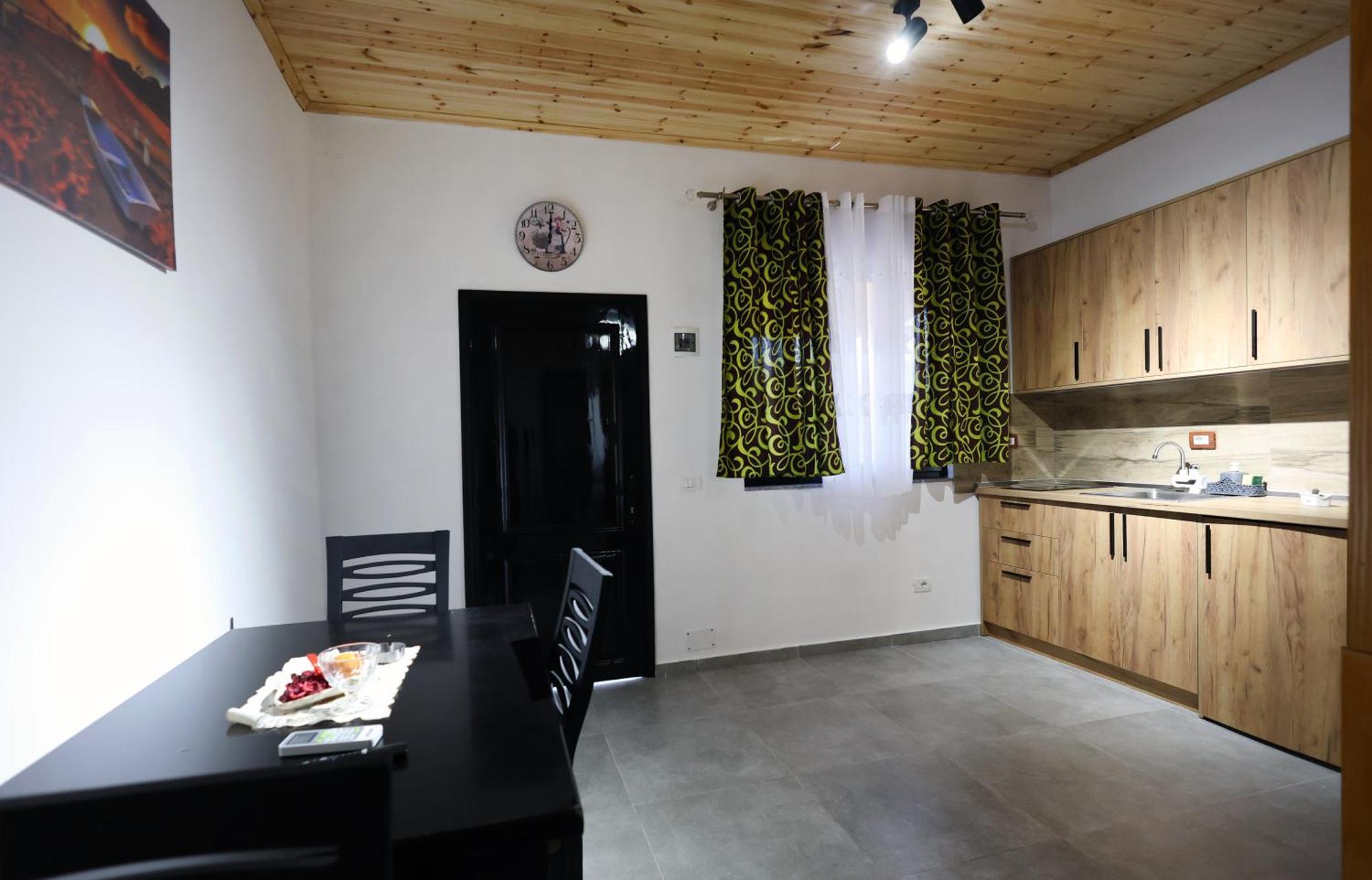 Olive Oasis Studio ベラト エクステリア 写真